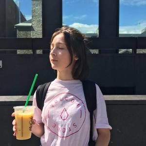 Meet your Posher, Angelina